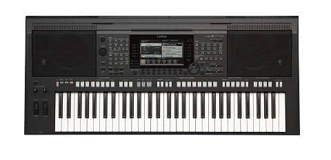 Yamaha PSR-S770 in new condition 10/10 with WARANTY!