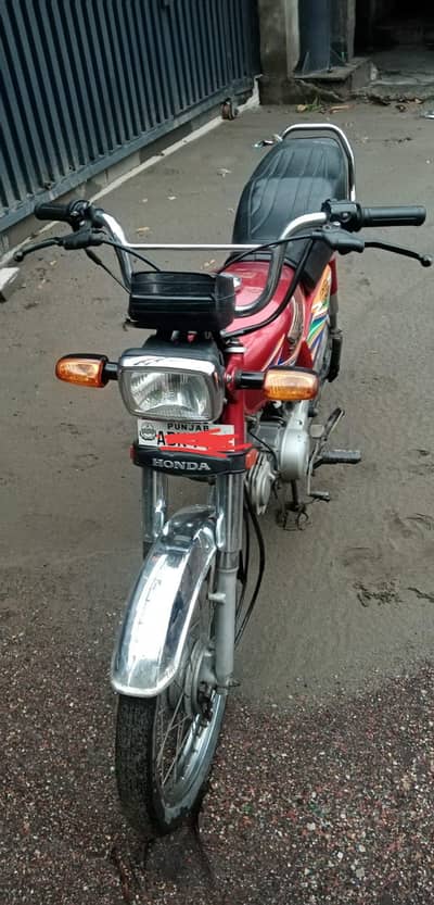 Honda CD 70 2021 model Red color