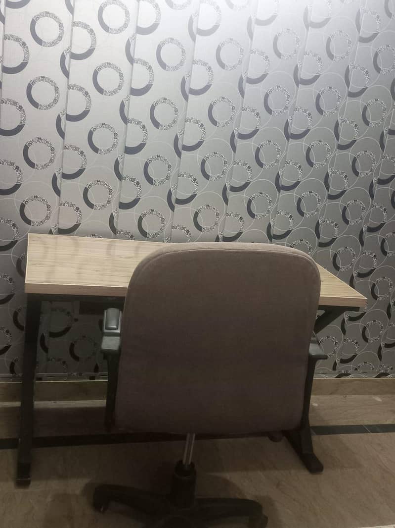 computer table and chair 2