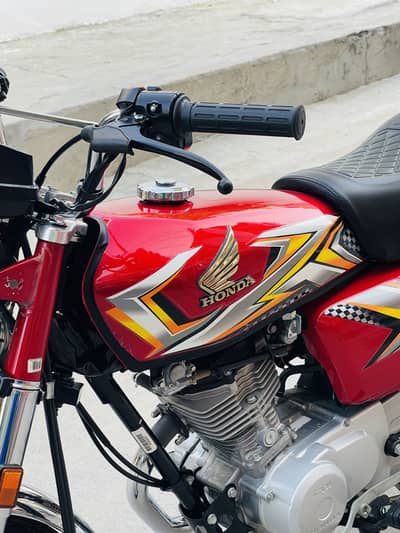 Honda 125 24/25 model good condition