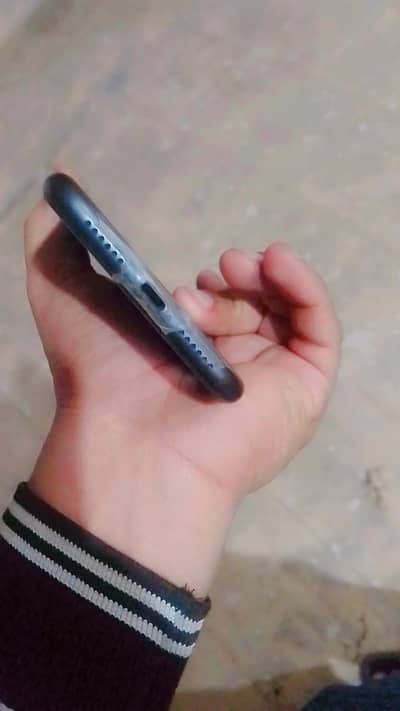iphone 11 PTA Aproved