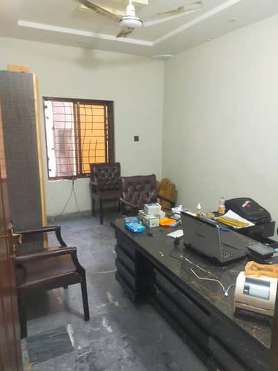 1 Kanal Like New Upper Portion For Office Available