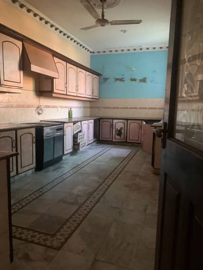 1 Kanal Upper Portion Available For Rent In Model Town Lahore