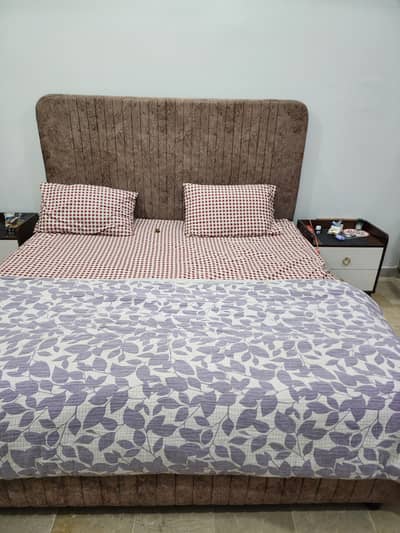 BED SET WITHOUT MATTRESS