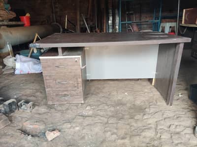 consol table and office table 10 by 10 condition urgent sale