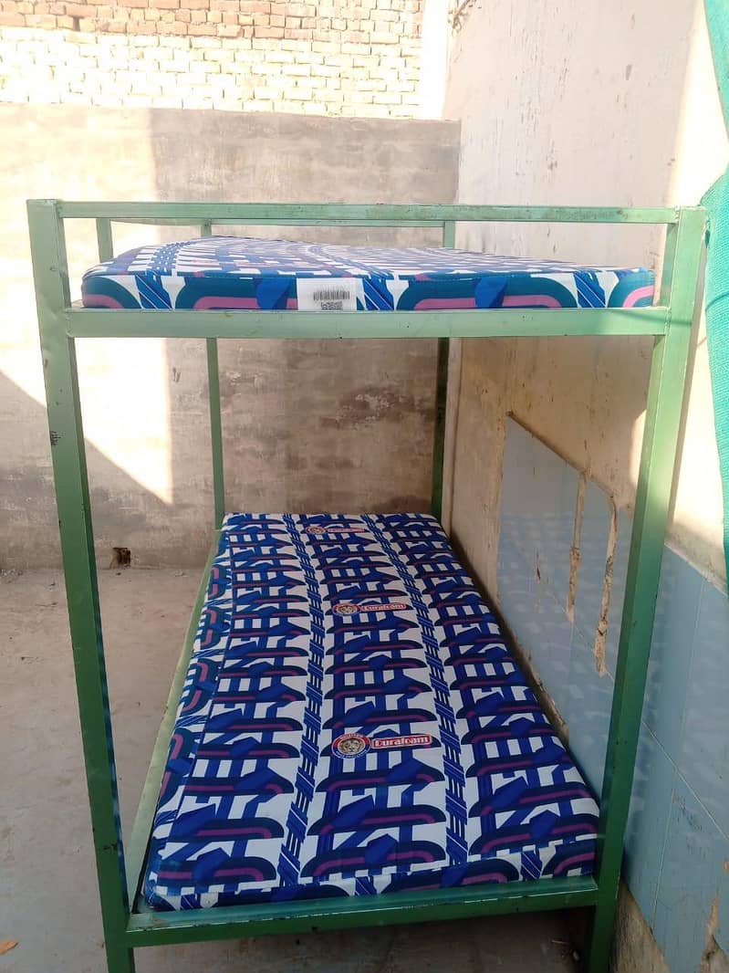 بچوں کا دو منزلہ لوہے کا بیڈ مع گدے 1