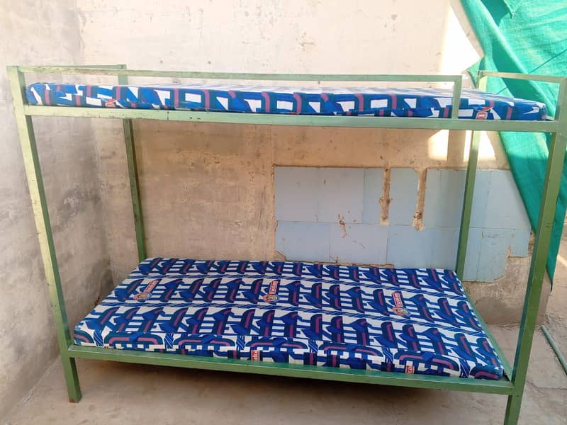 بچوں کا دو منزلہ لوہے کا بیڈ مع گدے 2