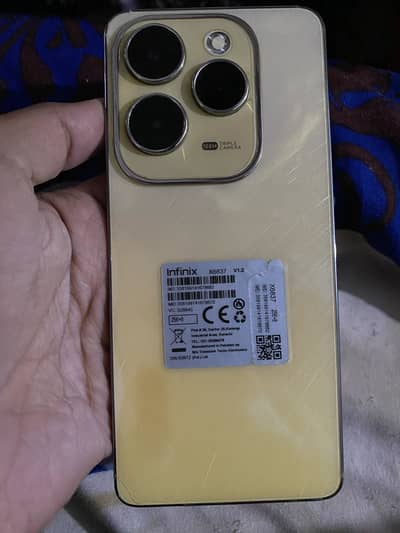 Infinix hot 40 pro 8/256 for sale Urgent sale