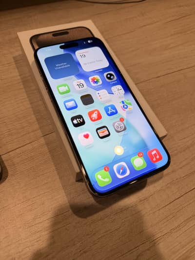 iPhone 15 pro max - Dual Physical - 10/10 Condition - Complete Box