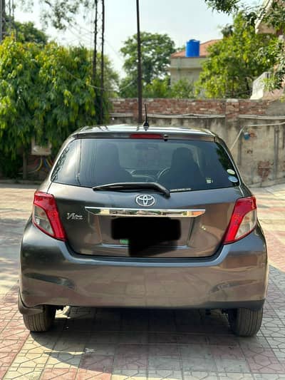 Toyota Vitz 2014