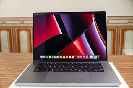 Apple MacBook pro new condition