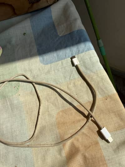 2 apple cables
