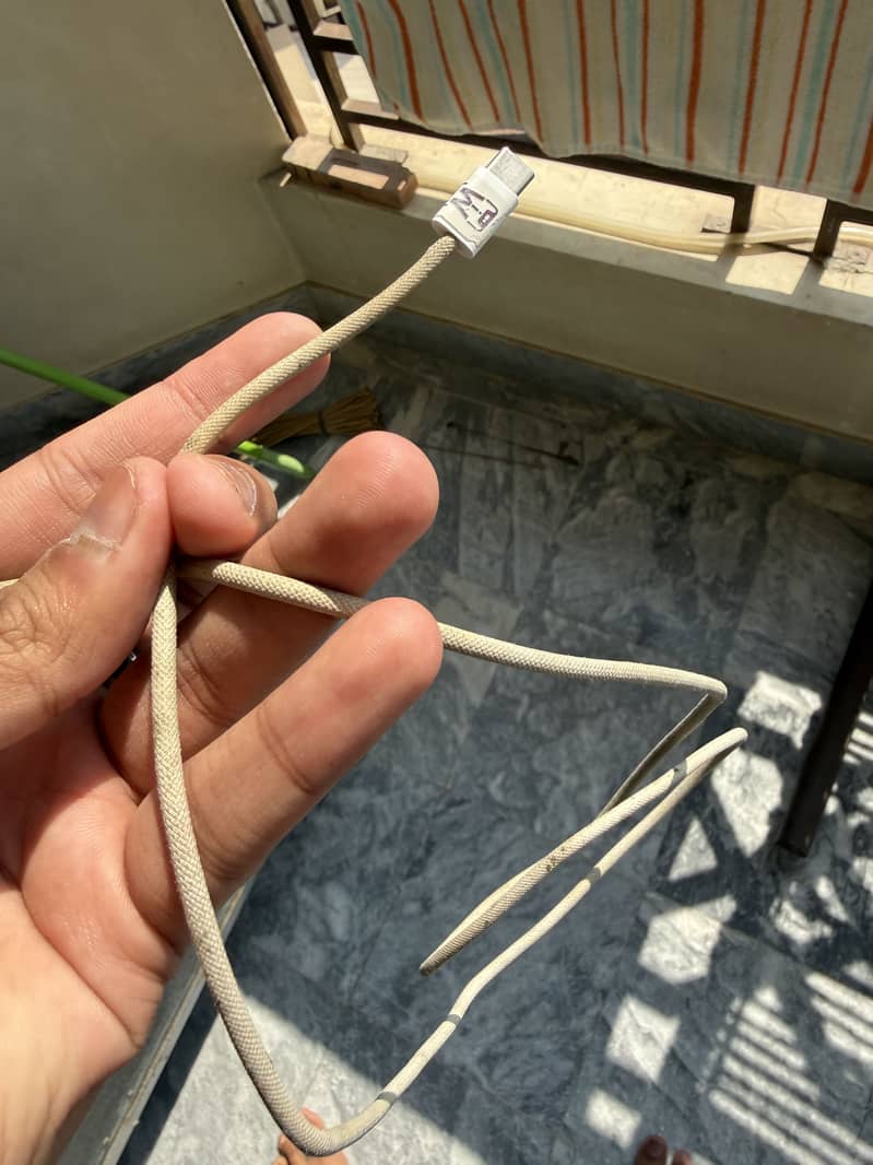 2 apple cables 2