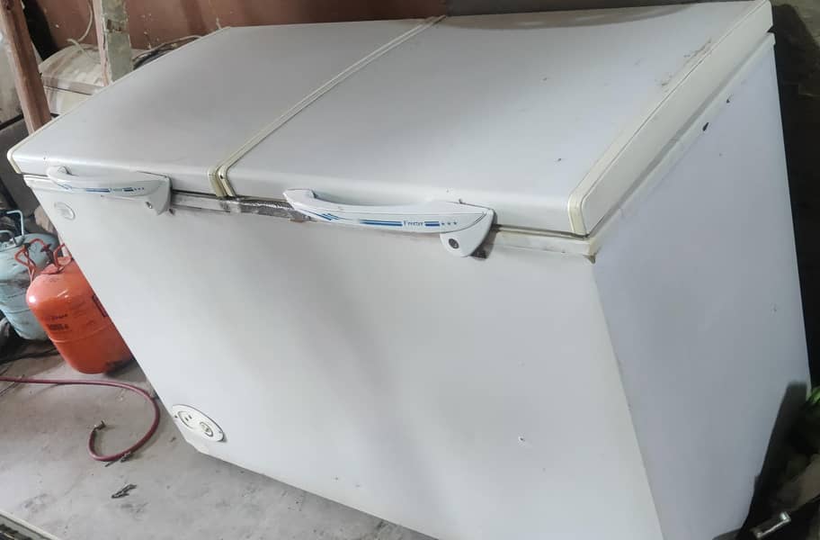 waves deep freezer 4