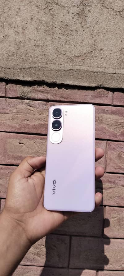 vivo y21d 6 128 gb 2 months use with box and charger