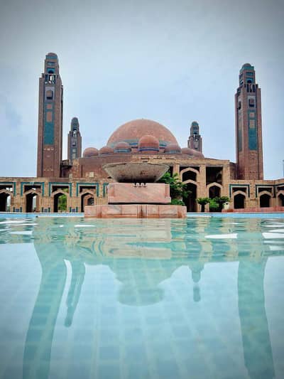 Main Boulevard Plot No 490 For Sale In Ghaznavi Block Bahria Town Lahore.