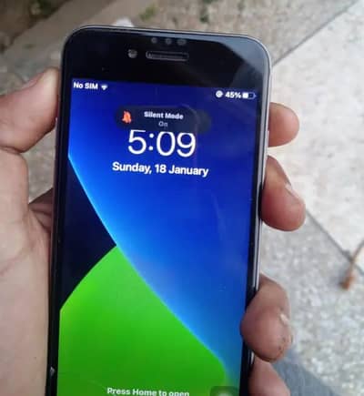 iPhone 6 plas 128 GB with box my WhatsApp number 0347/72/98/721