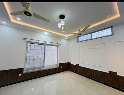 10 Marla House Available For Rent On Prime Location And Reasonable Price