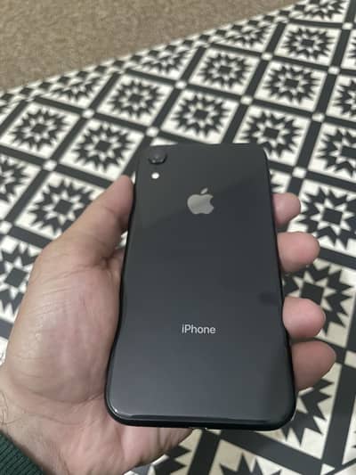 IPHONE XR Factory unlocked(E-sim available)