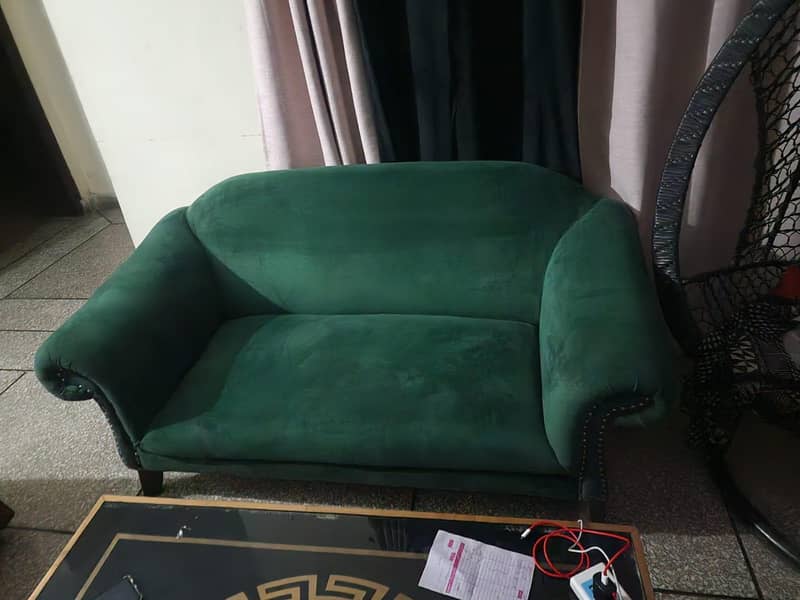 green sofa 0