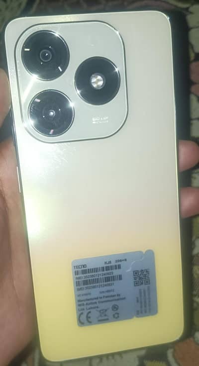 Spark 20, 8/256 box charger sb kuch ha