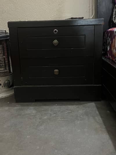 Dabal bed +kids beds side tabal or darsing