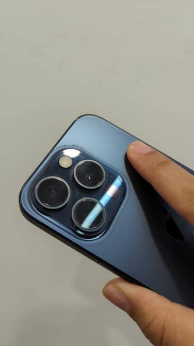 Iphone 15 pro 10/10 condition • 256gb • jv • blue color