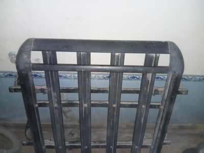 Vigo ke chat ka stand cover saman rakhny k liyea