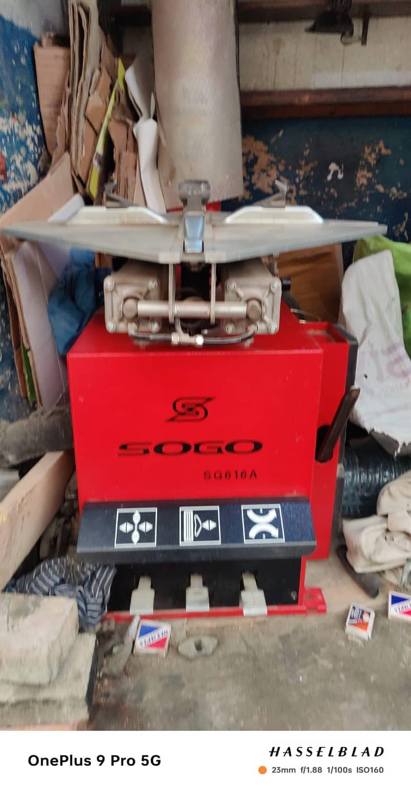 Tyre changer machine 1