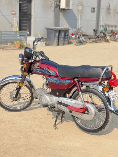 urgent sale honda cd70 2023/2024 model
