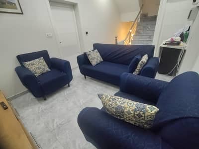 sofa set available for sell in very good condition