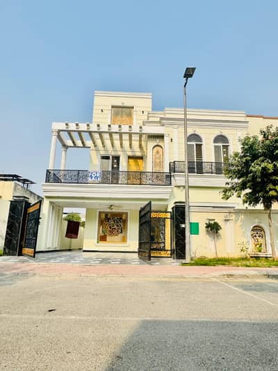 10 Marla Beautiful LDA Approved House for Sale in Bahria Orchard Lahore Phase 1 Prime Location