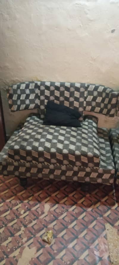 Sofa set for urgent Sale