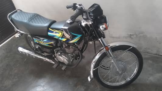 Honda 125 black