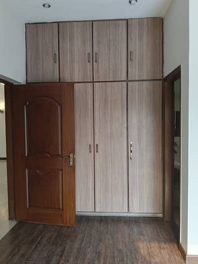 HOUSE FOR REN SEPARATE GATE UPPER PORTION ONE KANAL