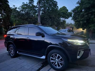 Toyota Fortuner Sigma 2.8 2018 MODEL