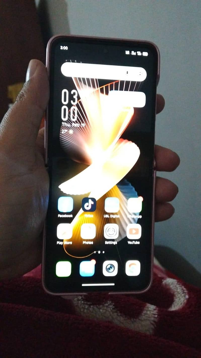 infinix zero flip 3