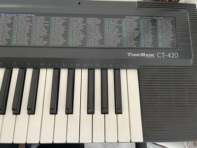 Casio CT420 Tone bank keyboard with stand