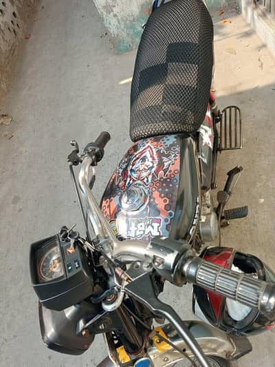 Honda cd70 look like new just Bay and drive