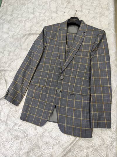 Men Formal Suits Available for Sale