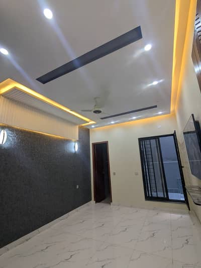 3 MARLA FLAT FOR RENT IN HIGHCOURT PHASE 2 COLLEGE ROAD LAHORE BIJLI PANI AVAILABLE LIGHT PRIVATE FEE UNITE 75RP WITH INCLUDING ALL DUES