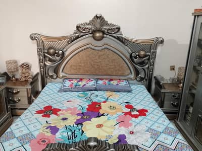 King bed set,,, Dressing,,,, show case,,,,,Safe Almari