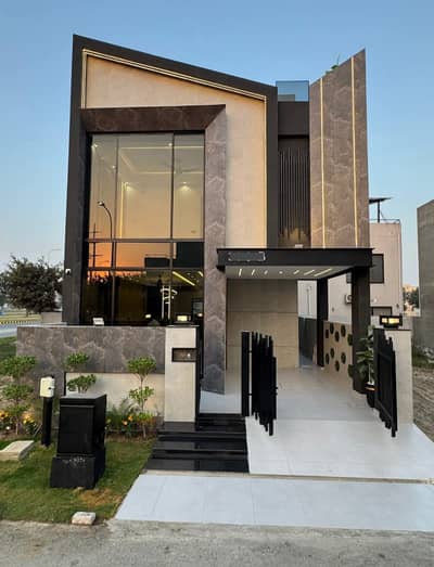 05 MARLA ULTRA MODREN HOUSE AVAILABLE FOR RENT NEAR TO PARK DIRECT APPROACH TO MIAN ROAD