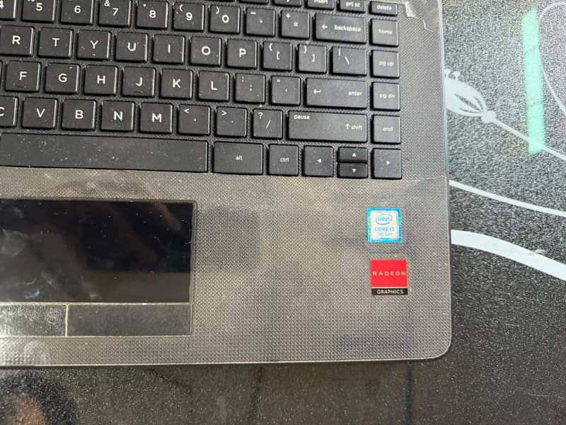 Hp laptop core i3 7th gen 8gm ram 256gb ssd windows 10 excellent 5