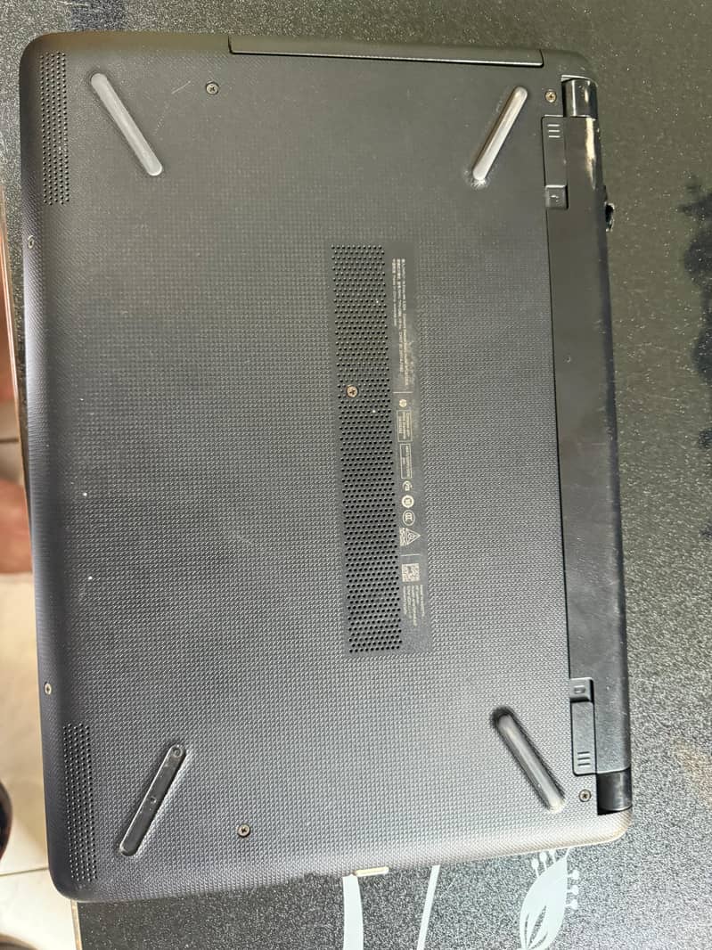 Hp laptop core i3 7th gen 8gm ram 256gb ssd windows 10 excellent 8