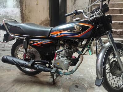 Honda 125.2018 model black color  biometric on the sport