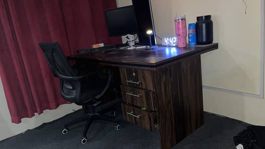 Gaming & Study Table – Wooden Computer Desk (Good Condition)