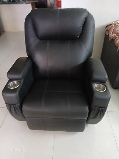 Master Offisys Electrical Recliner