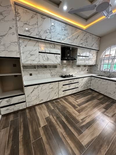 1 kanal Basment luxury portion available for rent