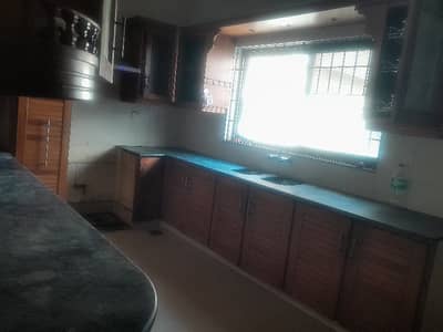 10 marla Full hous available for rent wapda Town ph1 block H4